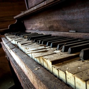 Old-Piano-1024x1024